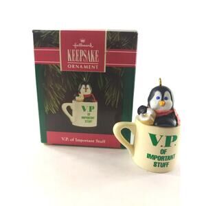 Hallmark Keepsake Ornament Christmas V.R. Of Important Stuff 1992
